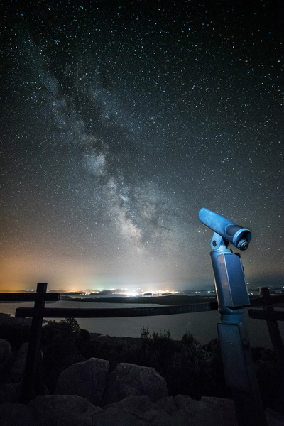 Zvjezdano nebo i Mliječna staza s vidikovca Kamenjak. Foto: Vinko Pešić Zvjezdano nebo i Mliječna staza s vidikovca Kamenjak. Foto: Vinko Pešić
