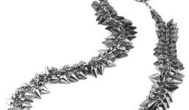 Ogrlica sa stavom (Moda.hr)