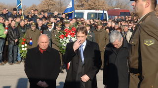 Zadar, 230110.
Povodom obiljezavanja 17. obljetnice vojno – redarstvene  akcije Maslenica , prve velike akcije Hrvatske vojske kojom je oslobodjen veci dio zadarskoga zaledja i omogucen promet izmedju sjevera i juga Hrvatske  polozeni su vjenci u Kasicu i