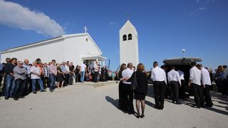 Mirko Miočić ispraćen na posljednji počinak na mjesnom groblju u Rtini Mirko Miočić ispraćen na posljednji počinak na mjesnom groblju u Rtini