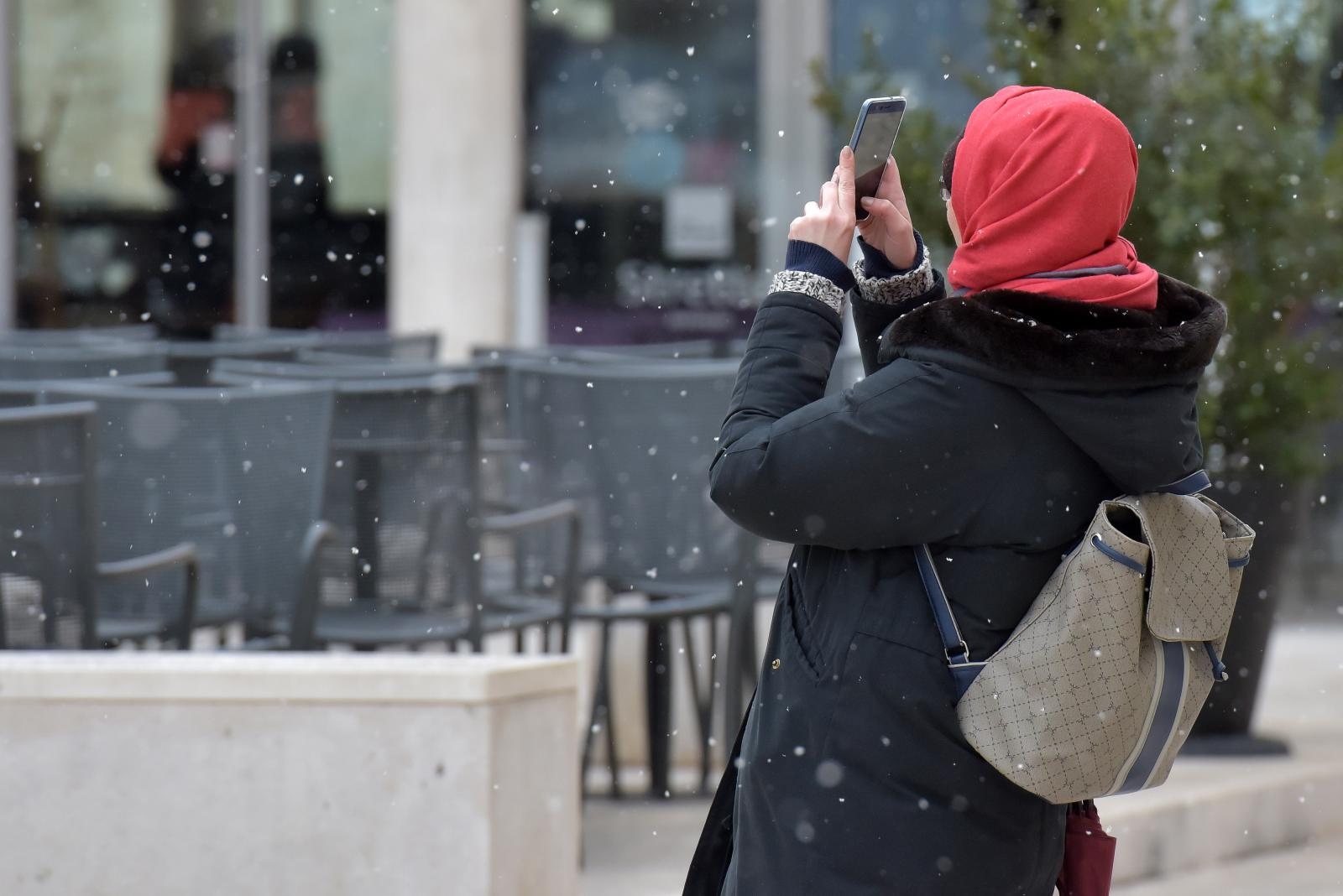 Prve snježne pahulje u Zadru