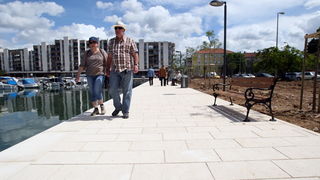 Zadar, 270513.
Uvala Jazine. 
Zavrseni su radovi na uredjenju uvale Jazine gdje je uredjena nova riva i setnica.
Foto: Jure Miskovic / CROPIX