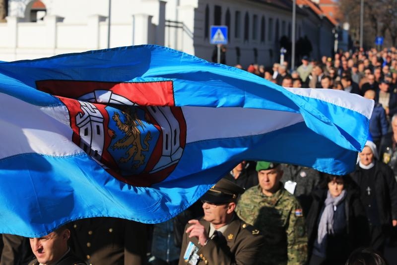 Image 380815 (auto) Image 380815 (auto)