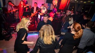 U Famous beach and grill baru Rockatansky bend proslavio je 20 godina djelovanja U Famous beach and grill baru Rockatansky bend proslavio je 20 godina djelovanja