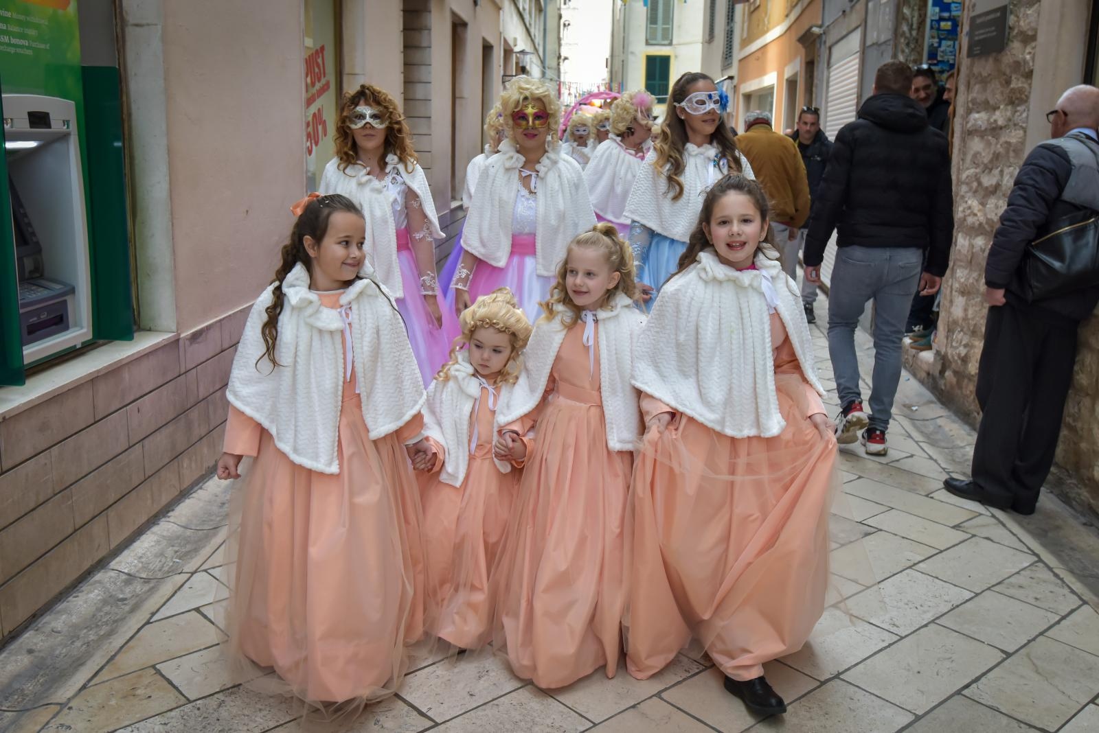 Zadarski Karneval 2020.: Povorka maskiranih skupina