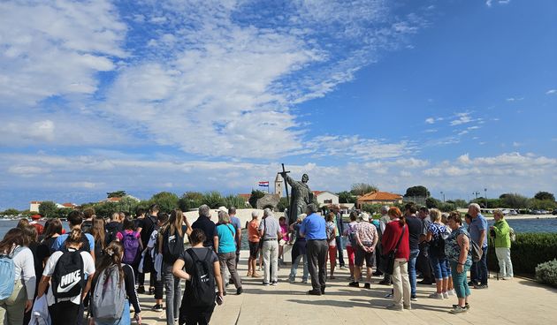 Svjetski dan turizma obilježen u Nin: Kostimirano vođenje za 8. razred Osnovne škole Petar Zoranić Nin