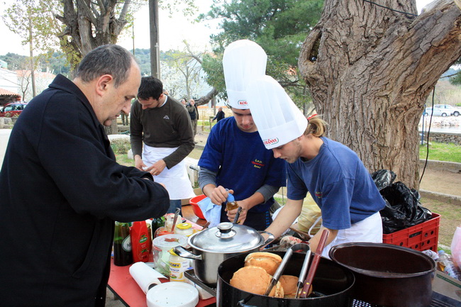 Banj: Poznati kuhaju s Renatom Kraljevom Banj: Poznati kuhaju s Renatom Kraljevom