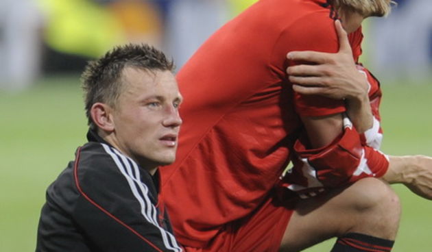 Madrid, 220510.
Stadion Santiago Bernabeu.
Finalna nogometna utakmica Lige Prvaka izmedju Bayerna iz Munchena i Intera iz Milana.
Na slici: Inter prvak Champions Lige, Ivica Olic hrvatski igrac tuzan nakon poraza, pored ukrajinac Tymoschuk.
Foto: Drago So