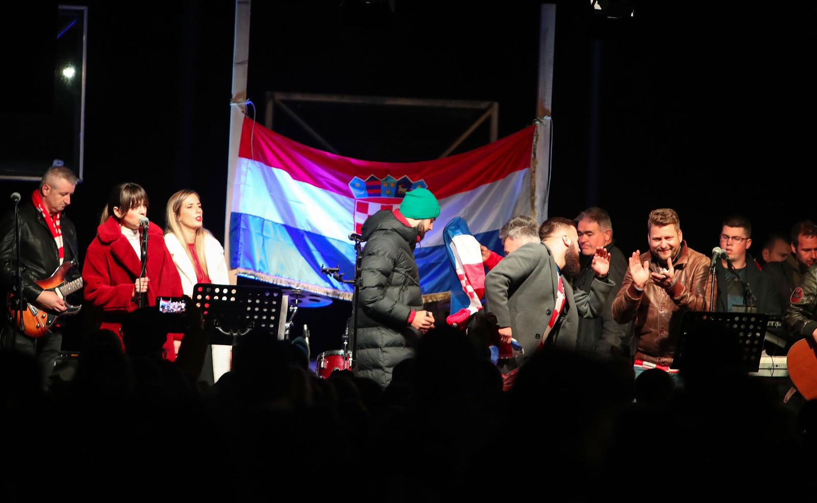 Veličanstveni doček brončanog Joška Gvardiola @ Novigrad Veličanstveni doček brončanog Joška Gvardiola @ Novigrad