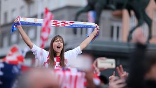 Zlatne tenisače na Trgu bana Josipa Jelačića dočekale tisuće navijača Zlatne tenisače na Trgu bana Josipa Jelačića dočekale tisuće navijača