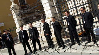 Klapa Kadena na Narodnom trgu, 12. travnja 2009.