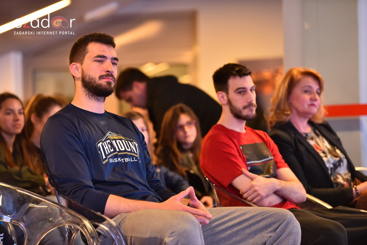 Na Višnjiku održana javna radionica “Zdravstveno usmjerena tjelesna aktivnost učenika” (ZUTA) Na Višnjiku održana javna radionica “Zdravstveno usmjerena tjelesna aktivnost učenika” (ZUTA)