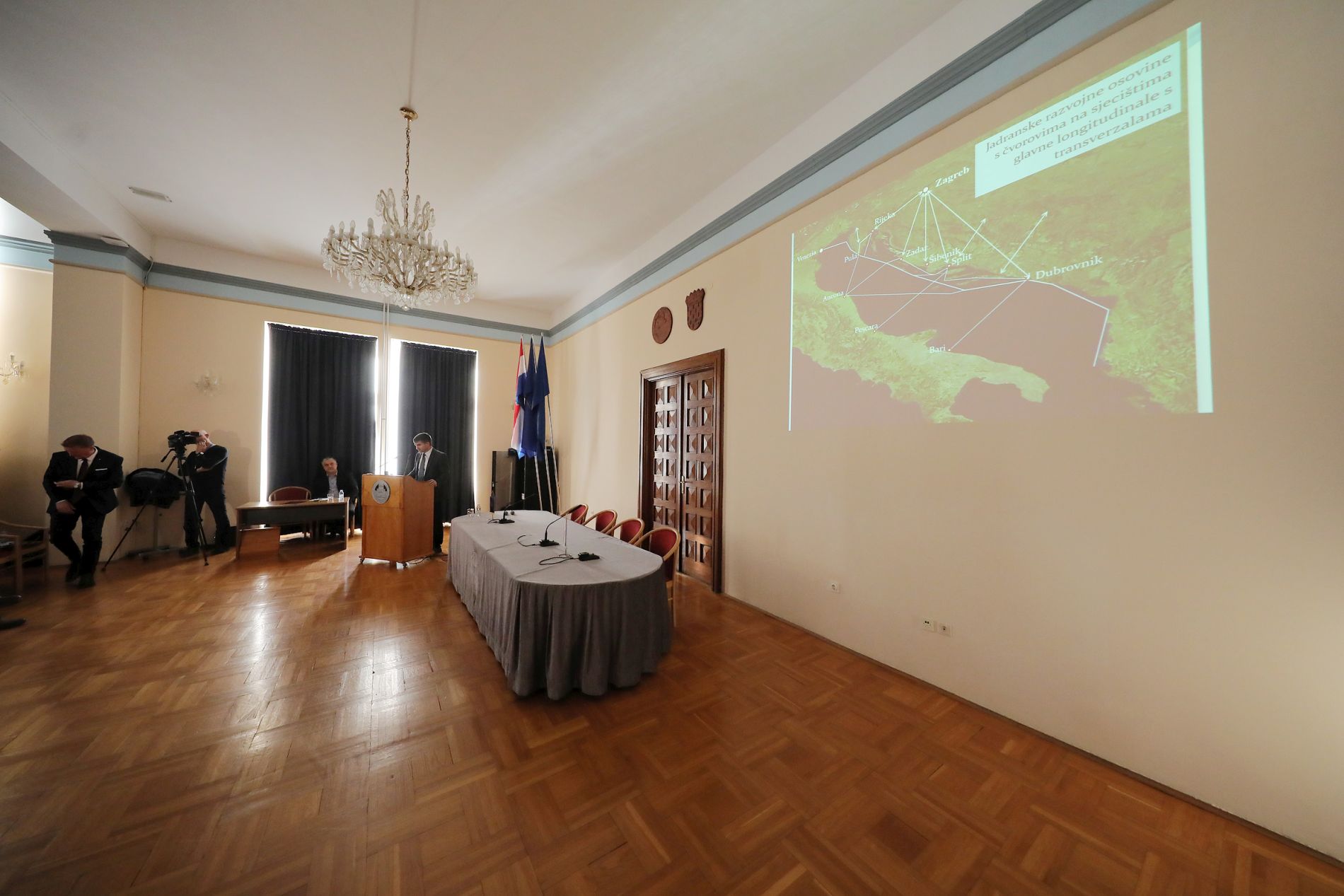 Na Sveučilištu u Zadru održan znanstveni kolokvij o VRO Maslenica