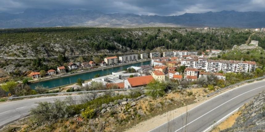 Grad Obrovac u kanjonu rijeke Zrmanje. Ilustracije. Photo: Dino Stanin/PIXSELL