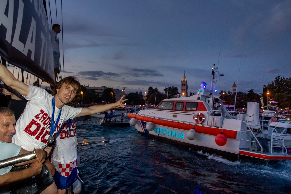 Veličanstven doček četvorice zadarskih Vatrenih od Gradskog mosta do Foruma
