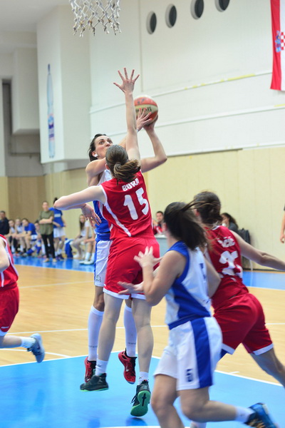 SC Višnjik, dvorana 3. Finale doigravanja za prvaka Hrvatske: ŽKK Zadar – ŽKK Medveščak 54-76 SC Višnjik, dvorana 3. Finale doigravanja za prvaka Hrvatske: ŽKK Zadar – ŽKK Medveščak 54-76