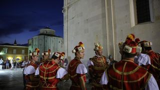 05.07.2013., Zadar – Na Trgu opatice Cike, ispred crkve svete Marije, gostovalo je Hrvatsko glazbeno drustvo sveta Cecilija iz Korcule. Izveli su tradicionalnu moresku, romanticni ples s macevima. Photo: Filip Brala/PIXSELL