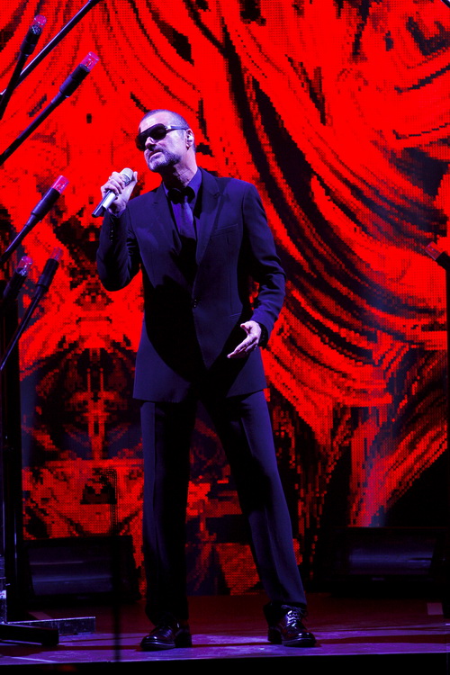 Zagreb, 200911.
Laniste, dvorana Arena.
Koncert britanskog pjevaca i tekstopisaca George Michaela.
Foto: Goran Mehkek / CROPIX Zagreb, 200911.
Laniste, dvorana Arena.
Koncert britanskog pjevaca i tekstopisaca George Michaela.
Foto: Goran Mehkek / CROPIX