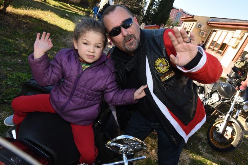 Bikeri moto kluba Bestije tradicionalno su posjetili i darivali djecu vrtica Latica