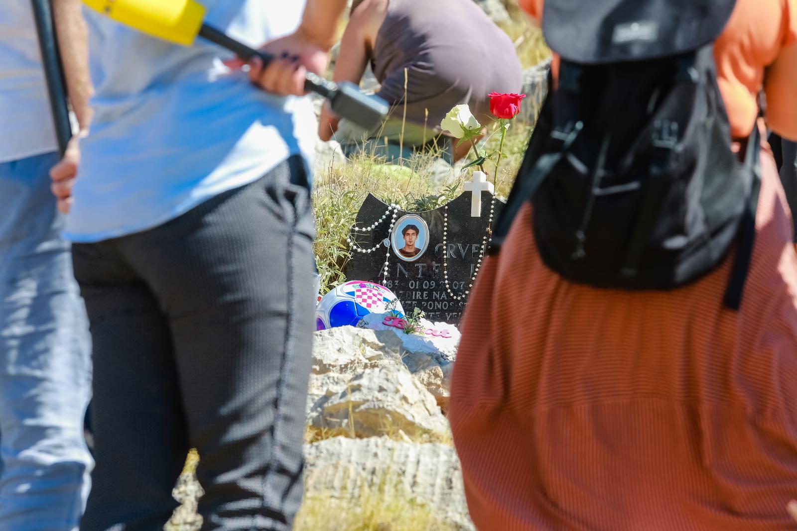 Obilježena 15. obljetnica od vatrogasne tragedije na Kornatima Obilježena 15. obljetnica od vatrogasne tragedije na Kornatima