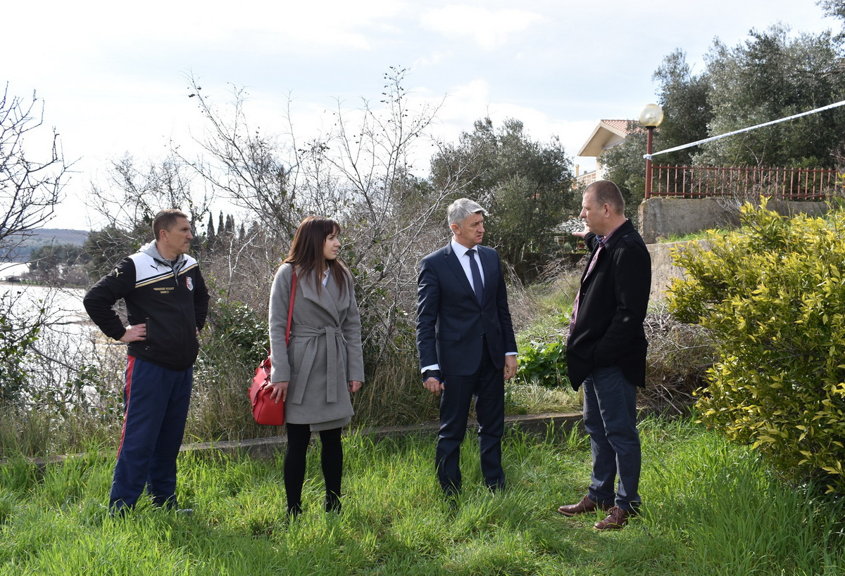 Župan Longin obišao klizišta u Posedarju Župan Longin obišao klizišta u Posedarju
