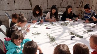 Radionica pletenja maslinovih grančica, foto: Karla Šorić Radionica pletenja maslinovih grančica, foto: Karla Šorić