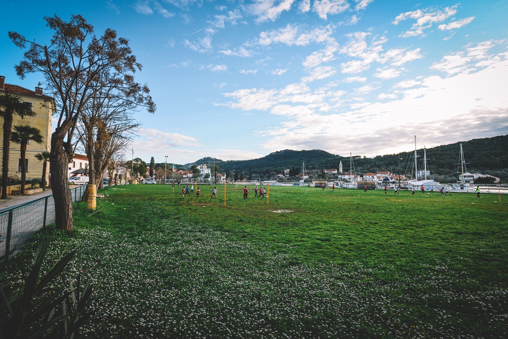 Đir po Sutomišćici Đir po Sutomišćici