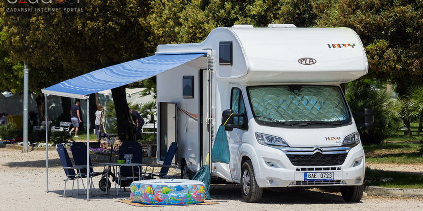 Đir po gradu 17. svibnja 2017. Kamper na rivi. Đir po gradu 17. svibnja 2017. Kamper na rivi.