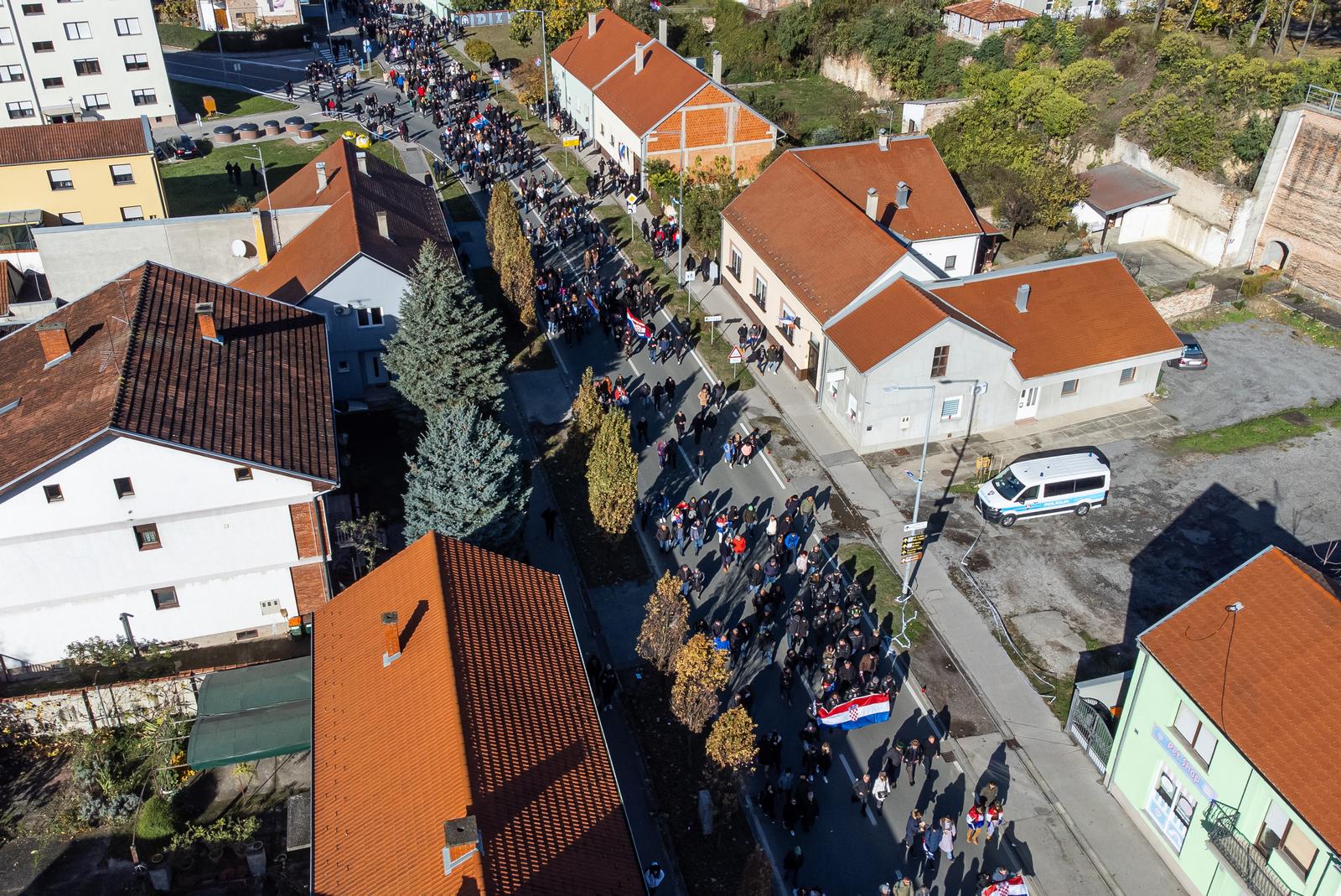 Vukovar: Kolona sjećanja iz zraka