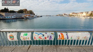 Đir po gradu, petak 24. studenog 2017. – Dan Grada Zadra. Čestitka učenika OŠ Voštarnica