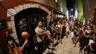 Humanitarna izožba koncertnih fotografija za pomoć poplavljenima u Gunji, foto: Filip Brala/PIXSELL