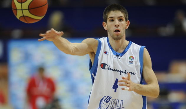 Katowice, 180909. Dvorana Sport Arena Spodek. Europsko prvenstvo u kosarci u Poljskoj, europski juniorski all star momcadi. Na slici: Toni Prostran u bijeloj majici, mladi igrac KK Zadar. Foto: Drago Sopta  / CROPIX