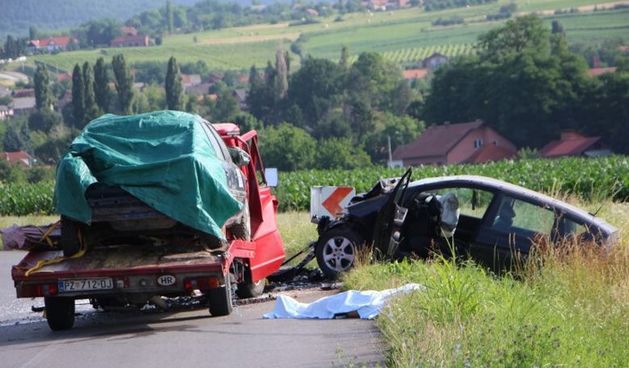 Crno jutro u Požegi: 19-godišnji mladić u Mercedesu na mjestu poginuo nakon što je prešao u suprotnu traku
