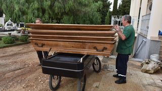 Djelatnici Nasada saniraju štetu na Gradskom groblju Zadar Djelatnici Nasada saniraju štetu na Gradskom groblju Zadar