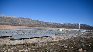U Zatonu Obrovačkom bura uništila jednu od najvećih solarnih elektrana u Hrvatskoj U Zatonu Obrovačkom bura uništila jednu od najvećih solarnih elektrana u Hrvatskoj