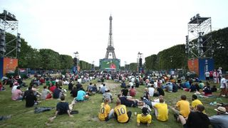 EURO 2016: Fan zona pored Eiffelovog tornja. Photo: Sanjin Strukić/PIXSELL EURO 2016: Fan zona pored Eiffelovog tornja. Photo: Sanjin Strukić/PIXSELL