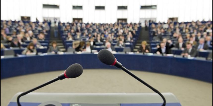 Govor, govorništvo, javni nastup, foto: europarl.europa.eu Govor, govorništvo, javni nastup, foto: europarl.europa.eu