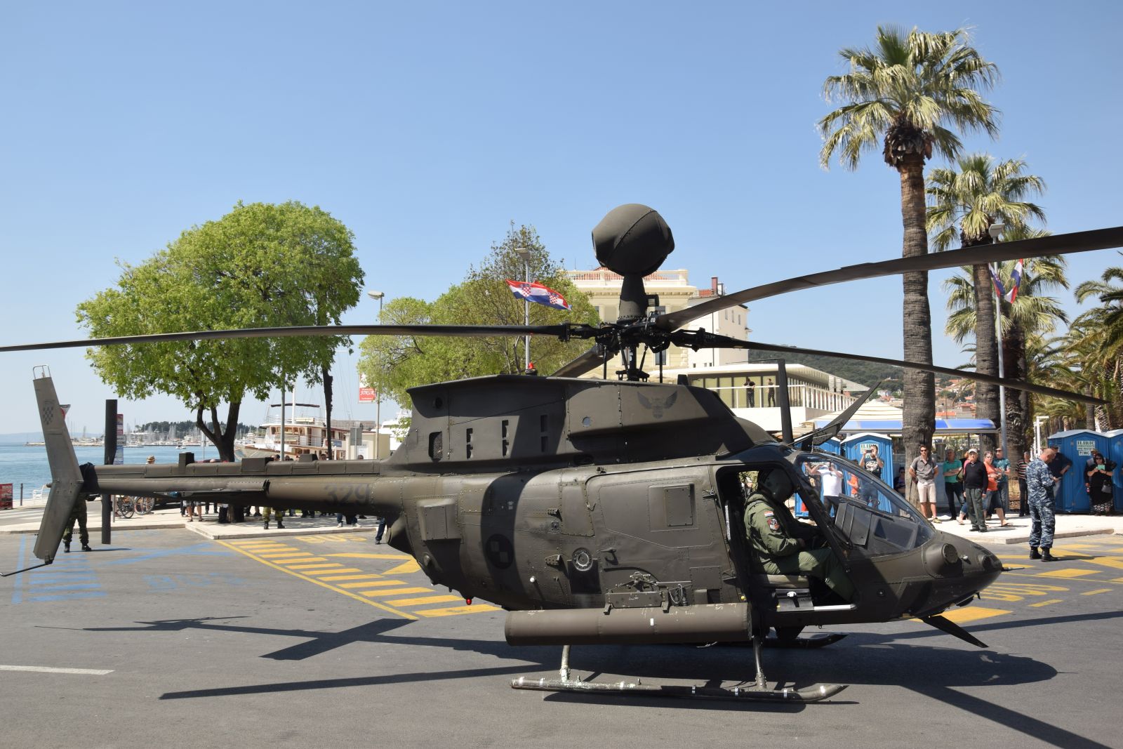 RTOP Vukovar i Kiowa Warrior na splitskoj rivi RTOP Vukovar i Kiowa Warrior na splitskoj rivi