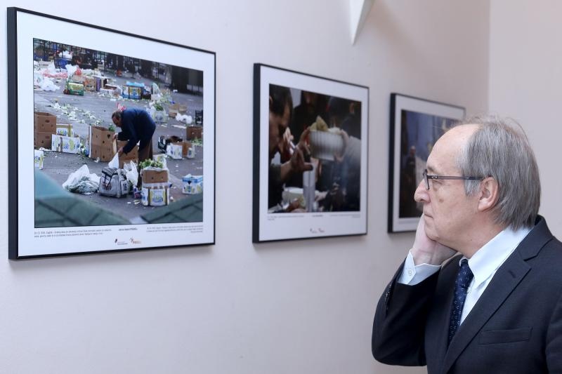 Otvorenje izložbe fotografija “U objektivu: Svakodnevica ljudskih prava” Otvorenje izložbe fotografija “U objektivu: Svakodnevica ljudskih prava”