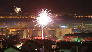Zadarski doček Nove godine uz veliki vatromet Zadarski doček Nove godine uz veliki vatromet