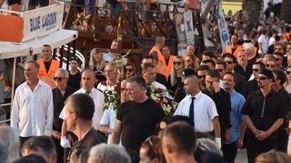 Split dostojanstveno na posljednju plovidbu ispratio legendu Olivera Dragojevića