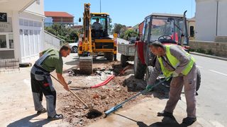 Vir: Radovi na postavljanju javne rasvjete i asfaltiranju prometnica Vir: Radovi na postavljanju javne rasvjete i asfaltiranju prometnica