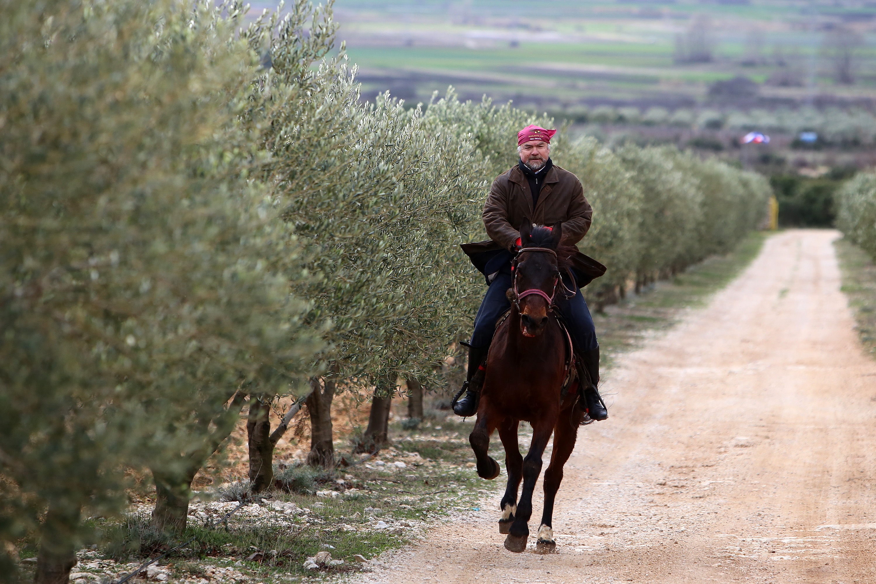 Mediji i uzvanici posjetili Polaču, Vransko jezero i Maškovića han. Rade Bobanović na konju