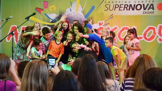 Supernova: Adio školo uz uručenje nagradnog automobila Audi A 1 i velike donacije u visini 50.000 kn HCK-u Supernova: Adio školo uz uručenje nagradnog automobila Audi A 1 i velike donacije u visini 50.000 kn HCK-u