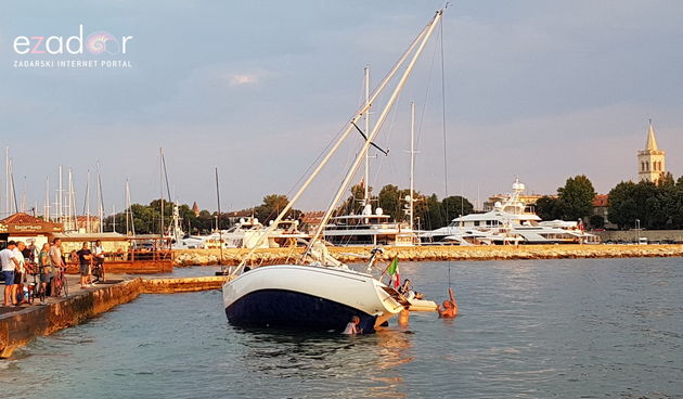 Jedrilica se nasukala uz Obalu kneza Trpimira