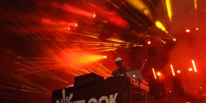 Jučerašnjim nastupom reggae grupe The Original Wailers službeno je započelo četvrto izdanje Outlook festivala Jučerašnjim nastupom reggae grupe The Original Wailers službeno je započelo četvrto izdanje Outlook festivala