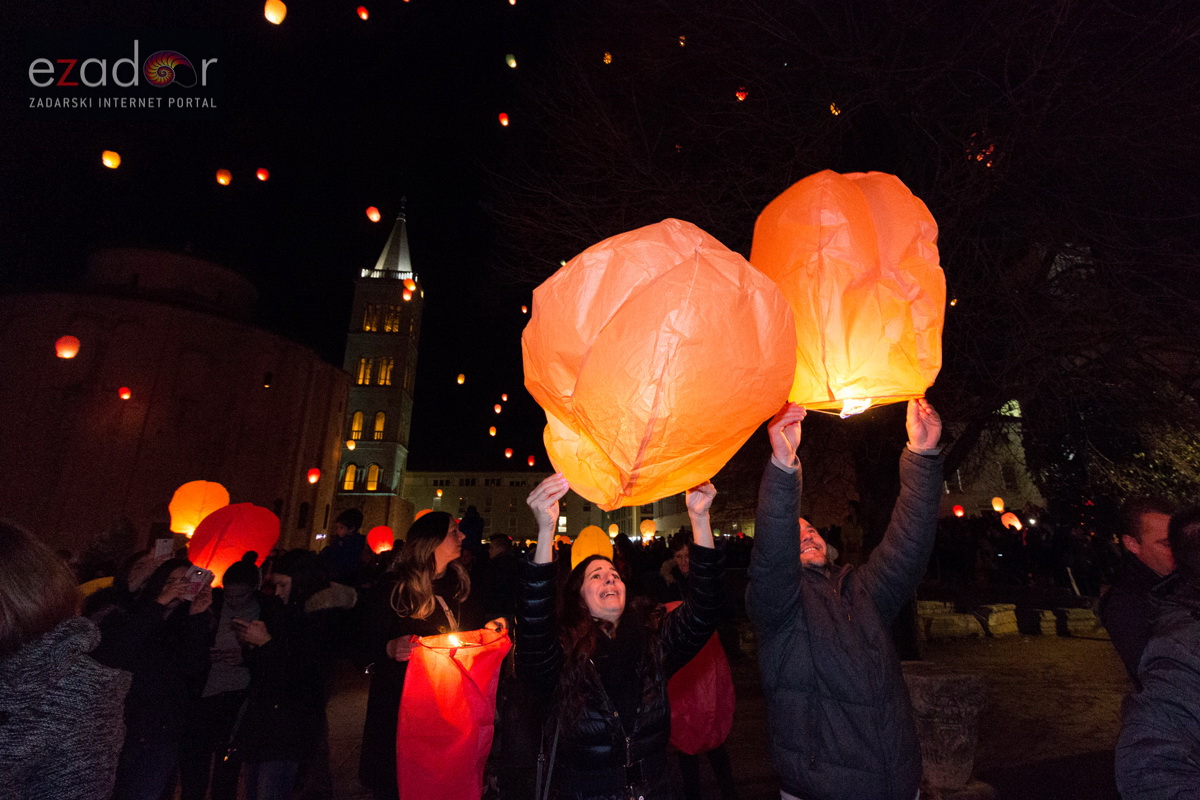 Humanitarni svjetlosni spektakl “Zaželi ljubav” na zadarskom Forumu, 18. veljače 2017. Humanitarni svjetlosni spektakl “Zaželi ljubav” na zadarskom Forumu, 18. veljače 2017.
