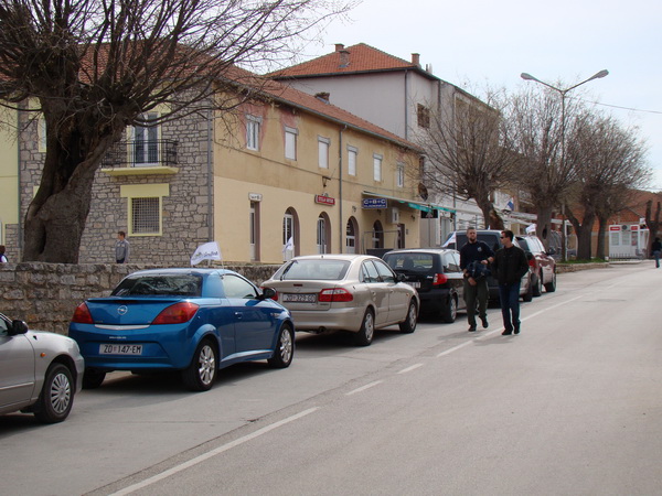 Humanitani uskrsni konvoj Zadar – Oklaj