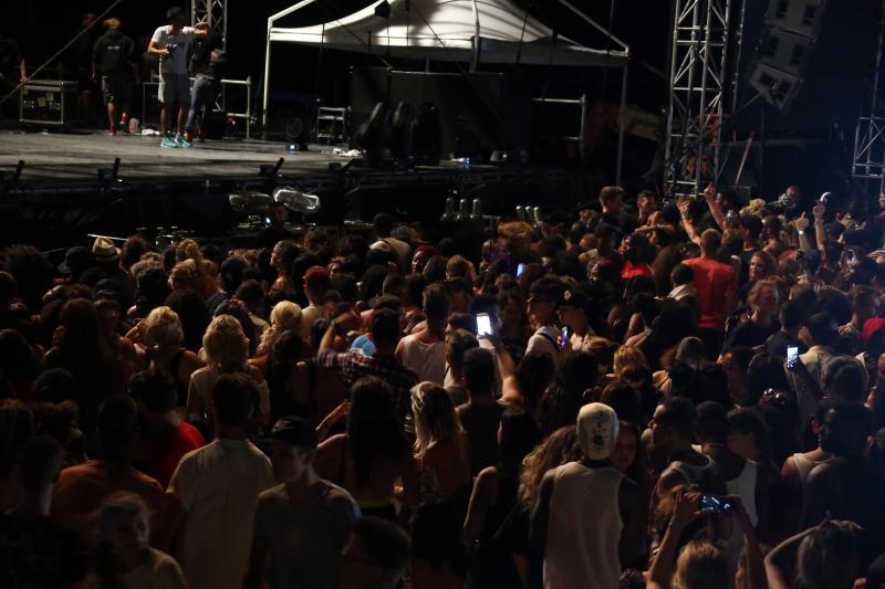 Koncert Chrisa Browna, koji je trebao biti održan na plaži Zrće, zbog jake bure je održan u prepunom klubu Aquarius.  Photo: Dalibor Urukalović/PIXSELL
