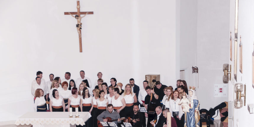 Koncert klapa “Zdravo Djevo” razveselio Zemuničane i njihove goste